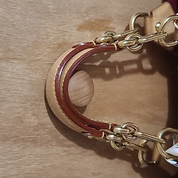 Louis Vuitton Ursula GM - Picture 7 of 15